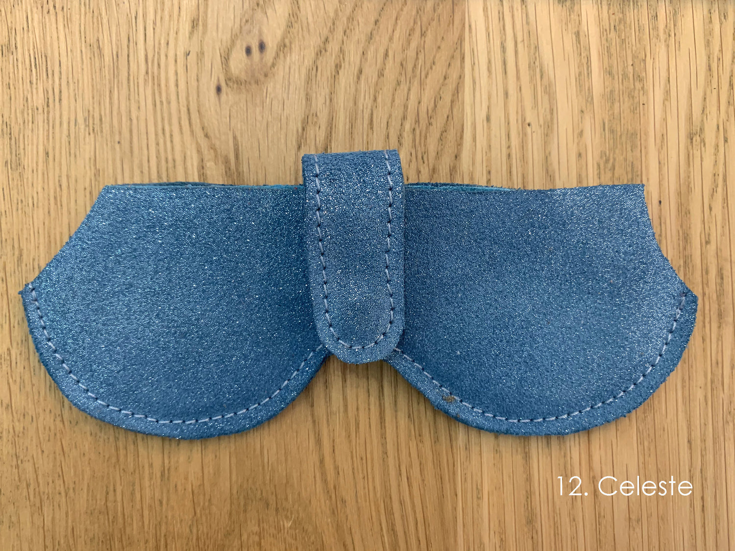 GLASSES HOLDER