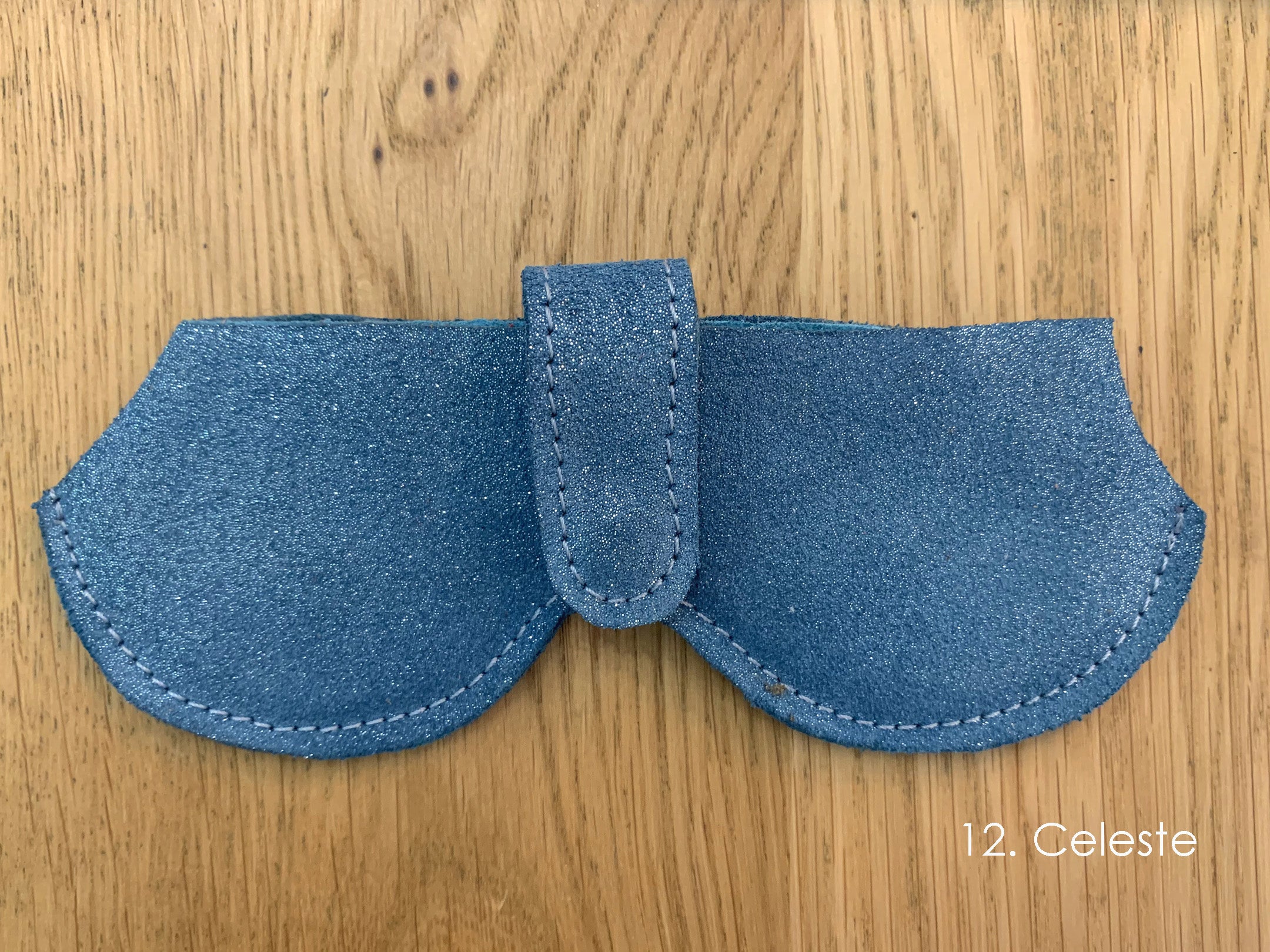 GLASSES HOLDER