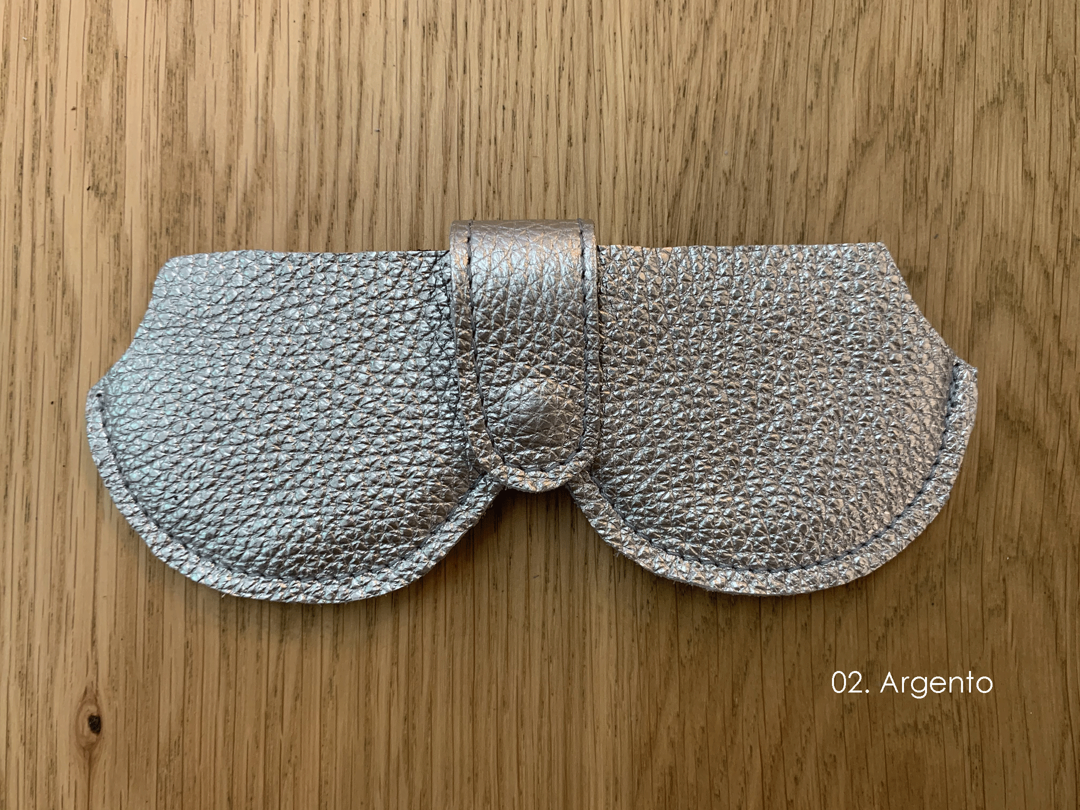 GLASSES HOLDER