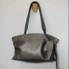Load image into Gallery viewer, FIORE MIDI SERIE L pochette con tracolla
