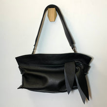Load image into Gallery viewer, FIORE MIDI SERIE L pochette con tracolla

