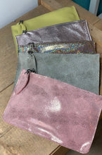 Carica l&#39;immagine nel visualizzatore di Gallery, ILA Pochette S con tracolla
