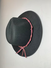 Carica l&#39;immagine nel visualizzatore di Gallery, Cappello falda larga
