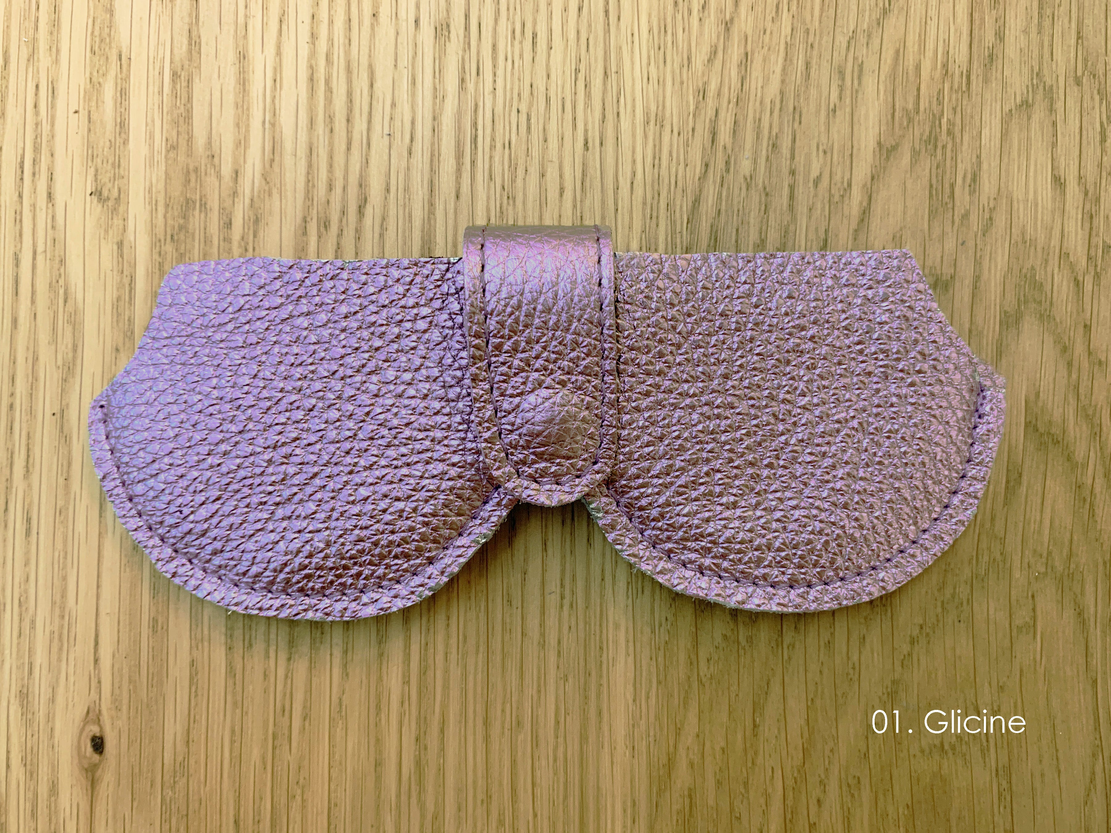 GLASSES HOLDER