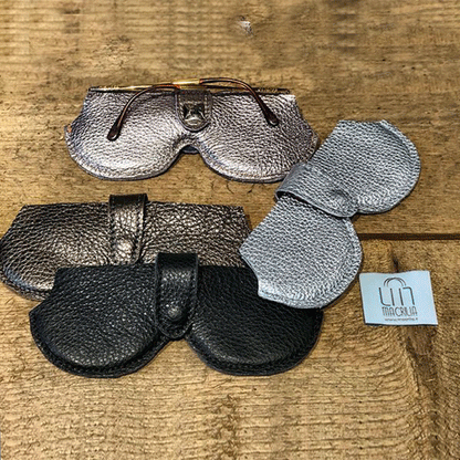 GLASSES HOLDER